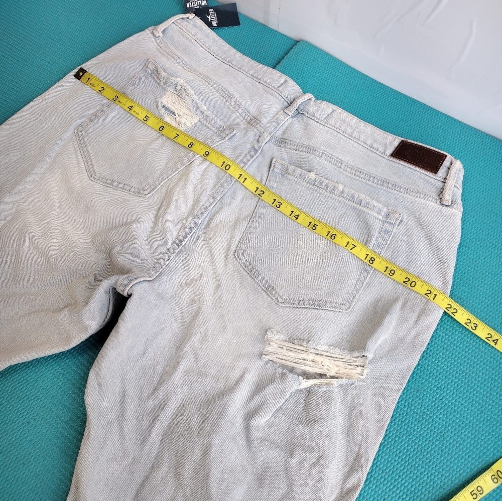 NWT Hollister Curvy High Rise Crop Mom Jeans Ripped Vintage - Size 17 S - Picture 9 of 10